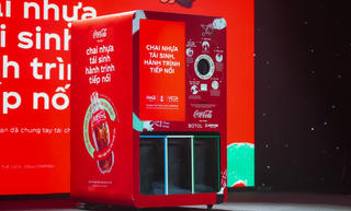 Coca-Cola tiếp tục chương trình 'Chai nhựa tái sinh, hành trình tiếp nối'