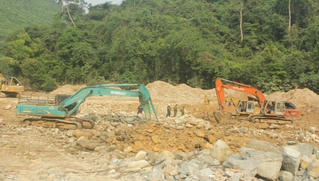 Dốc toàn lực tìm kiếm các công nhân mất tích tại khu vực lòng sông Rào Trăng 3