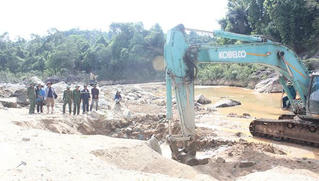 Cập nhật tìm kiếm nạn nhân tại Thủy điện Rào Trăng: Chuyển khu vực, sẵn sàng mở đường tiếp cận bãi bồi 