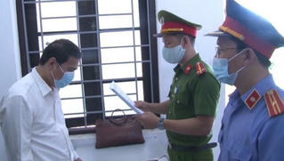 Bắt đối tượng lừa xin chuyển công tác với giá 250 triệu đồng