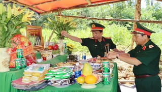 Quân khu 4 dâng hương tưởng niệm 13 liệt sĩ hy sinh tại tiểu khu 67