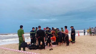 Tìm kiếm nam sinh lớp 10 mất tích trên biển