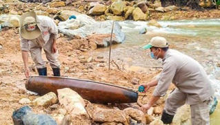 Phát hiện quả bom nặng 227kg sau sạt lở đất tại Quảng Trị