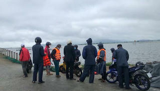 Tìm thấy thi thể người chồng trong vụ lật ghe ở Thừa Thiên Huế