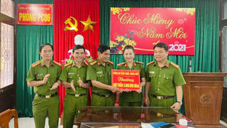 Phòng Cảnh sát Quản lý hành chính về trật tự xã hội Công an tỉnh Thừa Thiên Huế xuất sắc hoàn thành “nhiệm vụ kép”