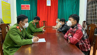 3 đối tượng giả danh đại lý vé máy bay lừa đảo 243 triệu đồng