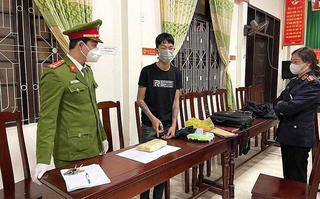 Huế: Bắt giữ đối tượng vận chuyển hơn 6000 viên ma tuý liên tỉnh