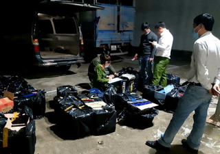 Chở rượu lậu, hai tài xế bị phạt 180 triệu đồng