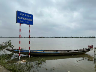 Nông dân trắng tay sau đợt lũ tiểu mãn lớn bất thường