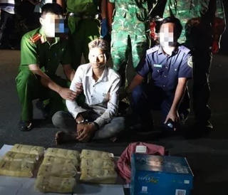 Bắt giữ đối tượng vận chuyển 66.000 viên ma túy xuyên biên giới