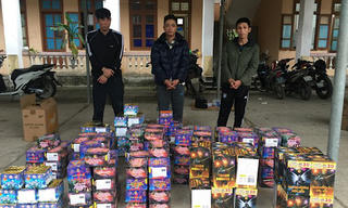  Bắt giữ 3 thanh niên mua bán, tàng trữ hơn 400kg pháo nổ