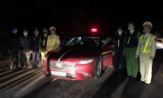 Bắt vụ vận chuyển 36.000 viên ma túy bằng xe Mazda