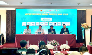 Khởi tranh Giải chạy VnExpress Marathon Imperial Huế 2023