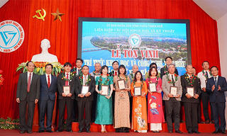 Thừa Thiên Huế tôn vinh 17 trí thức Khoa học và Công nghệ tiêu biểu lần thứ VII năm 2023