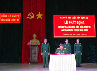 Thi đua 'Thượng tôn pháp luật để xây dựng văn hóa giao thông an toàn'