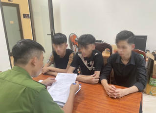 Khởi tố 4 thanh thiếu niên gây rối trật tự công cộng