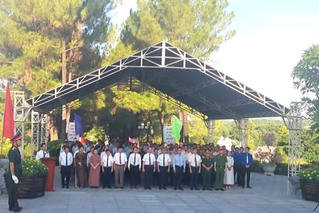 Lãnh đạo TP Huế dâng hương các anh hùng liệt sĩ nhân kỷ niệm 79 năm ngày Quốc khánh