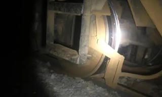 Liên tiếp 2 vụ tàu trật ray ở Thừa Thiên Huế trong 1 ngày