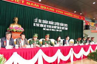 Lực lượng vũ trang TP Huế ra quân huấn luyện năm 2025