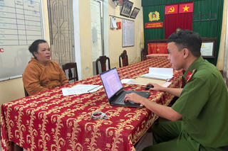 Làm sổ hồng giả rồi mang đi cầm cố vay 200 triệu đồng