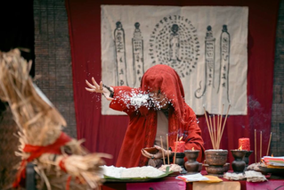 Vài suy nghĩ tản mạn về "Đèn Âm Hồn”