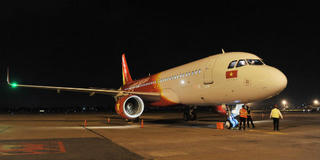 Vietjet chào đón đoàn khách SkyBoss về từ Châu Âu cùng tàu bay thứ 28