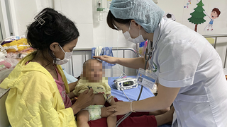 Kon Tum hoàn thành chiến dịch tiêm phòng sởi cho hơn 12.000 trẻ em