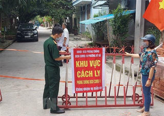 Tìm lái xe taxi chở nam sinh nhiễm COVID-19 từ Nội Bài về Thái Bình 