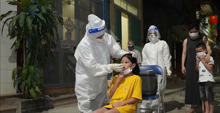 Hà Nam cán mốc 1.000 ca nhiễm COVID-19, nhiều nơi chuyển từ "xanh" thành "vàng"