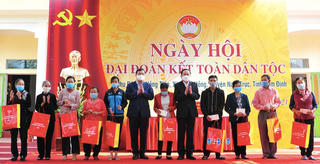 Phó Chủ tịch Thường trực Quốc hội Trần Thanh Mẫn dự ngày hội Đại đoàn kết toàn dân tộc tại Nam Định 