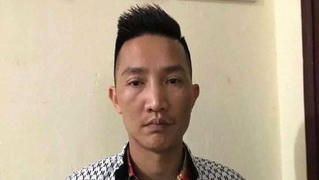 Huấn 'hoa hồng' bị tạm giữ 