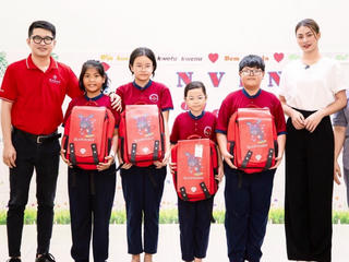 Hơn 1 triệu chiếc cặp mới giúp học sinh có hoàn cảnh khó khăn