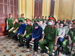 Hơn 6 tấn vàng lậu chuyển từ Camphuchia về Việt Nam bằng ngăn chứa bí mật