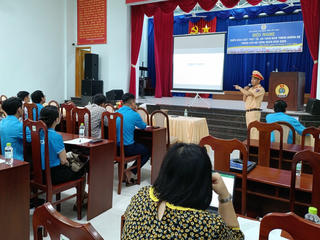 Tây Ninh đẩy mạnh tuyên truyền Luật Trật tự an toàn giao thông đường bộ cho người lao động