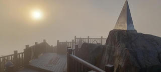 Mưa tuyết bất ngờ rơi trên đỉnh Fansipan ngày cuối năm