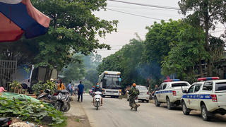 Lào Cai: Va chạm với xe đưa đón nhân viên thuộc Công ty Apatit Việt Nam, một thanh niên tử vong 