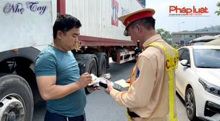 Tổng kiểm soát xe ô tô kinh doanh vận tải hành khách và xe ô tô vận tải hàng hóa bằng container trên Cao tốc Nội Bài - Lào Cai