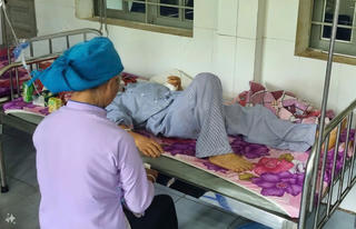 Chồng đánh vợ trọng thương rồi bỏ trốn