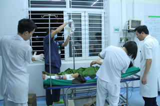 Thiếu tá công an bị đâm trọng thương khi trực 2/9 đã được chuyển xuống bệnh viện Việt Đức