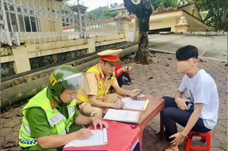 Xử lý 10 trường hợp trong 2 ngày ra quân đảm bảo TTATGT cho học sinh tại thành phố Lào Cai