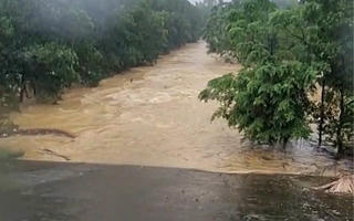 Bục 1 cống tại Vĩnh Phúc, nước sông Phó Đáy tràn vào nhiều thôn 