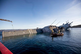 Ly kỳ vụ tù nhân da đen đánh chìm tàu phát xít bằng... một hộp sữa