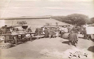 Thương trường Sài Gòn thời bị “xử chém nếu buôn bán với nước ngoài”