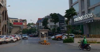 Hà Nội: Ban quản lý tòa nhà Bắc Hà Tower thay chính quyền xử phạt xe đỗ dưới lề đường?