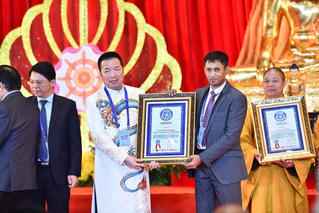 Chủ tịch Tập đoàn Hanaka được trao Kỷ lục thế giới tại Vesak 2019
