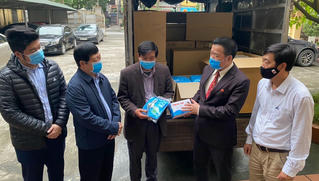 Tập đoàn Hanaka phối hợp Hội doanh nhân trẻ Bắc Ninh ủng hộ thiết bị phòng, chống dịch Covid – 19
