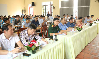 Bí thư Huyện ủy Lạng Giang Tạ Huy Cần tiếp xúc, đối thoại với người dân