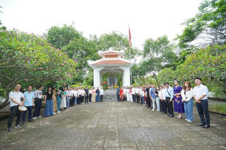 Đảng bộ Báo Pháp luật Việt Nam sinh hoạt chuyên đề " Về Nguồn" tại Khu di tích lịch sử Bộ Tư pháp