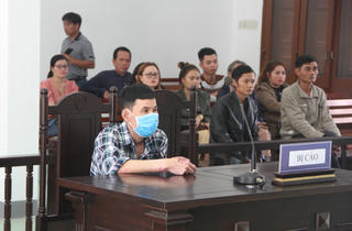 Tuyên gã đàn ông dùng xăng giết vợ 16 năm tù