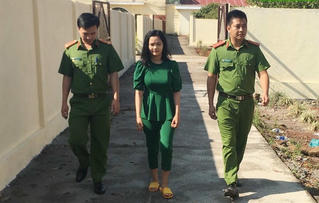 Lừa bán khẩu trang y tế 1 chủ tài khoản facebook bị tạm giữ hình sự